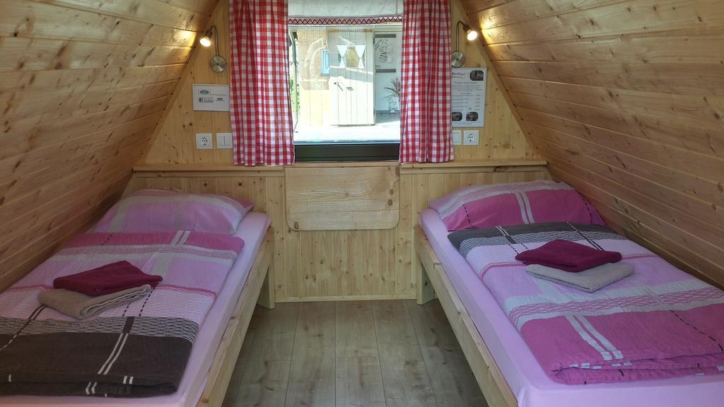 Garden Eco Houses Cebelica ボーヒニ エクステリア 写真